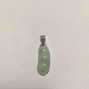 Grade A Natural Peapods Jade Pendant